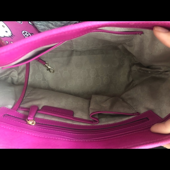 Magenta Michael Kors bag - Picture 3 of 3